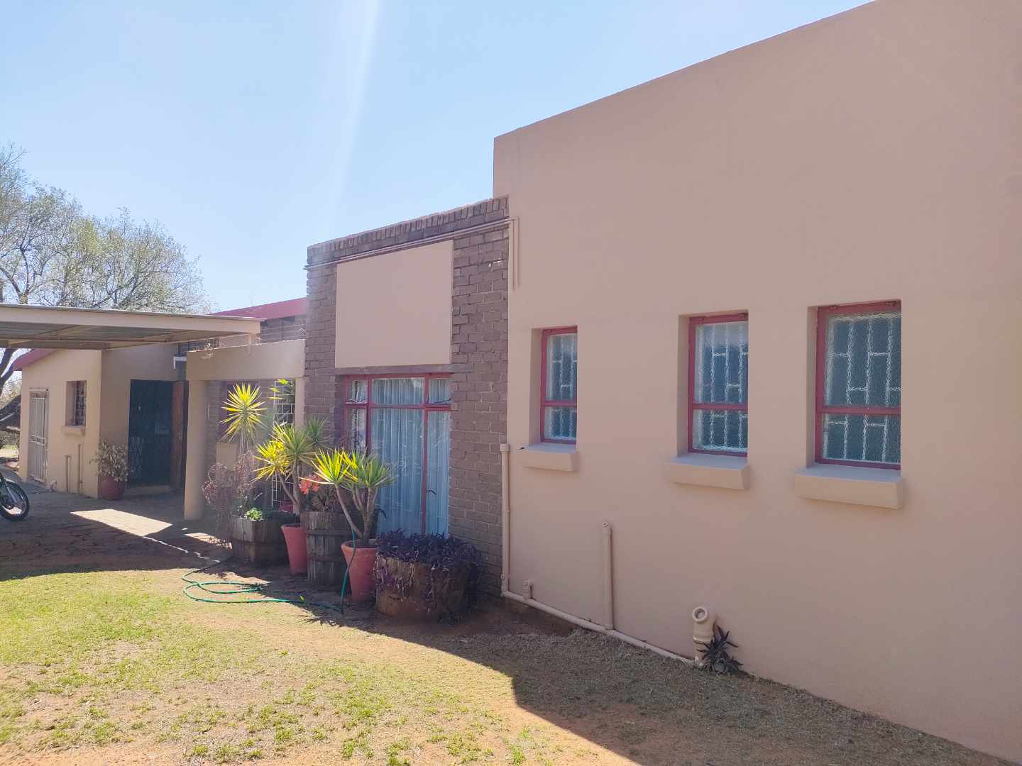 4 Bedroom Property for Sale in Langenhovenpark Free State